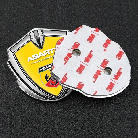 Fiat Abarth Selbstklebendes Metallaufkleber Emblem Silbertonfarbe mit Gelb Basis Design