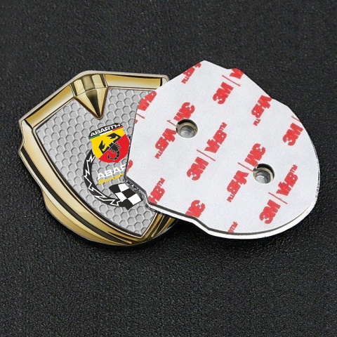Fiat Abarth Seitenflugel Emblem Aufkleber Goldtonfarbe Wabeneffekt Basis mit Owners Club Logo Stil