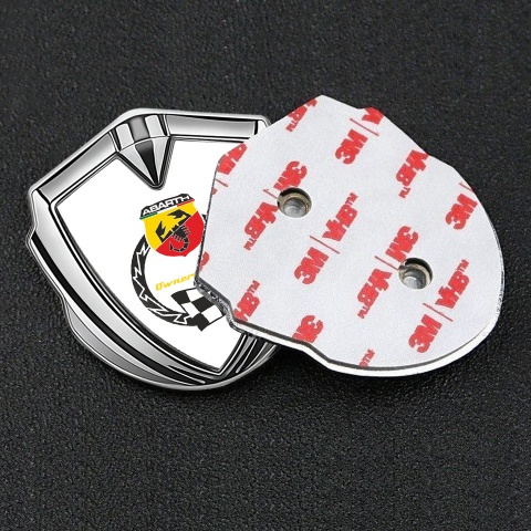 Fiat Abarth Selbstklebendes Metallaufkleber Emblem Silbertonfarbe Weiss basis mit Racing Logo motiv