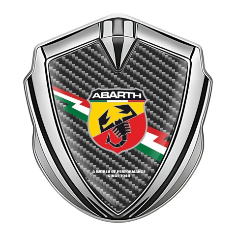 Fiat Abarth Emblem Abzeichen Silbertonfarbe Dunkles Carbon mit Blitz logo Stil