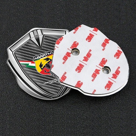 Fiat Abarth Emblem Abzeichen Silbertonfarbe Dunkles Carbon mit Blitz logo Stil