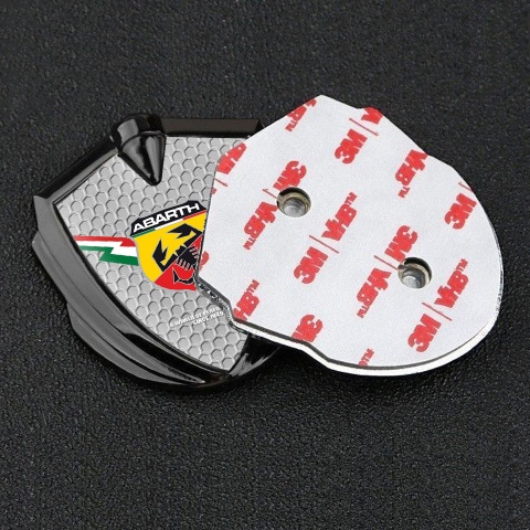 Fiat Abarth Abzeichen selbstklebend Graphit Tonfarbe Wabeneffekt Design