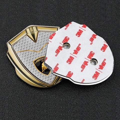 Lamborghini Emblem Abzeichen Goldtonfarbe mit Wabeneffekt Basis und Logo Schild