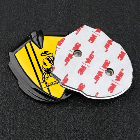 Lamborghini Emblem Abzeichen Graphit Tonfarbe mit Gelb Fundament und Schwarz Logo Stil