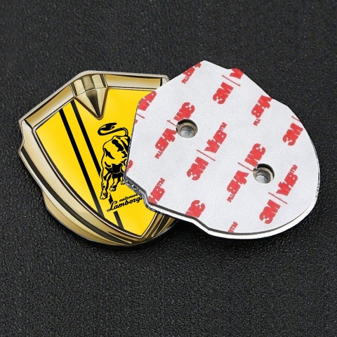 Lamborghini Emblem Abzeichen Goldtonfarbe mit Gelb Fundament und Schwarz Logo Stil