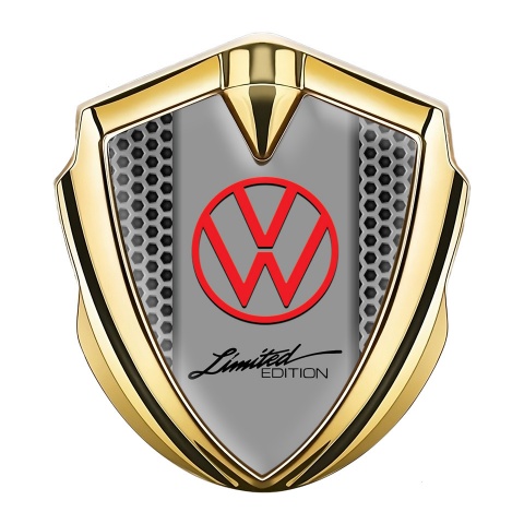 VW Selbstklebendes Metallaufkleber Emblem Goldtonfarbe mit Grauer Gittereffekt Hintergrund