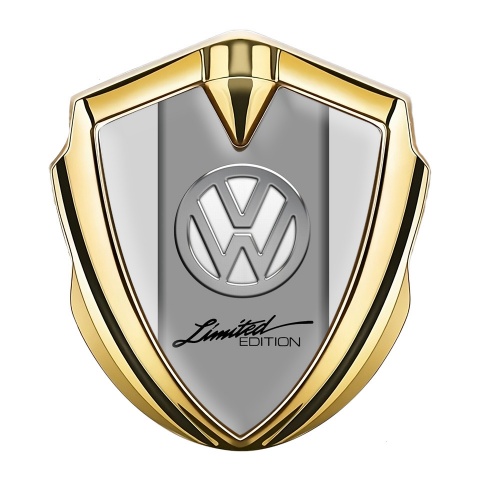VW Seitenflugel Emblem Aufkleber Goldtonfarbe mit Grau chrom Basis und Limited Edition Logo