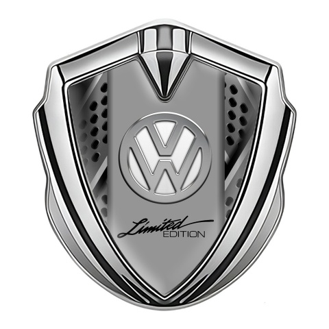 VW Emblem Abzeichen Silbertonfarbe mit Stahlgeflecht Basis und Limited Edition Logo