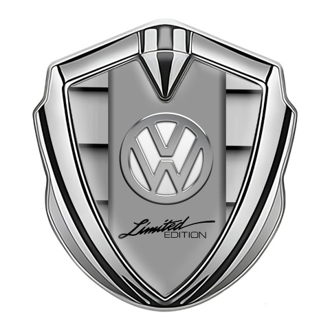 VW Abzeichen selbstklebend Silbertonfarbe mit Blindeffekt und Limited Edition logo