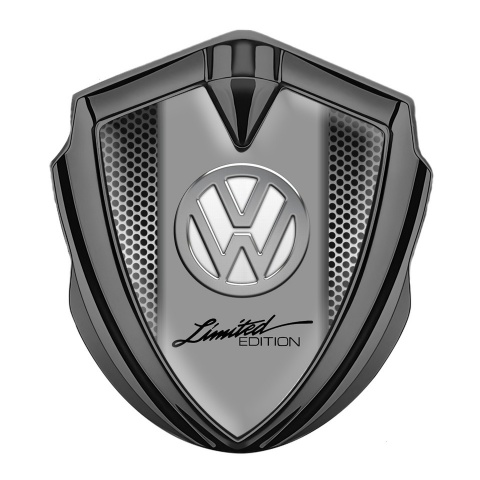 VW Emblem Auto Zeichen Graphit Tonfarbe mit Stahlgitter Effekt und Chrom logo