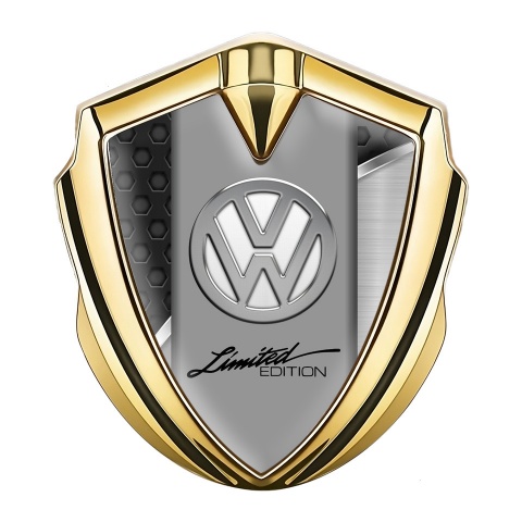 VW Abzeichen selbstklebend Goldtonfarbe mit 3D Hintergrund Design und Limited Edition logo