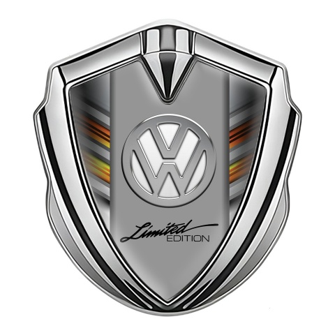 VW Emblem Abzeichen Silbertonfarbe mit mehrfarbige Linien Fundaments Design