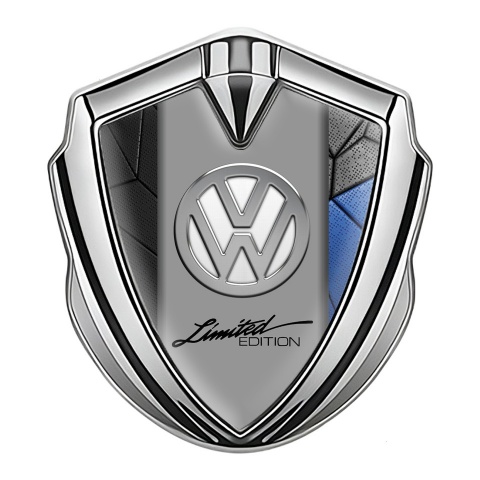 VW Emblem Abzeichen Silbertonfarbe mit Blau Grau Mosaik Auflage