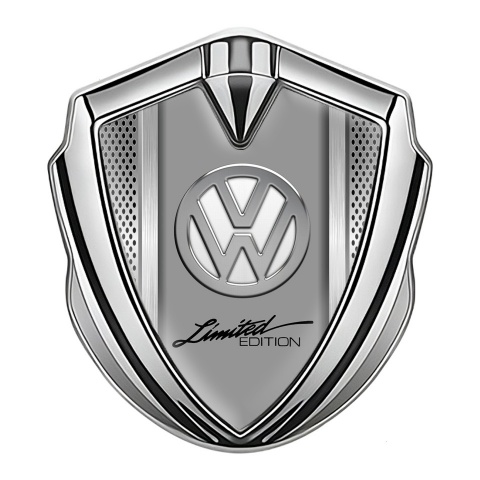 VW Emblem Auto Zeichen Silbertonfarbe mit Aluminium Fundaments Stil