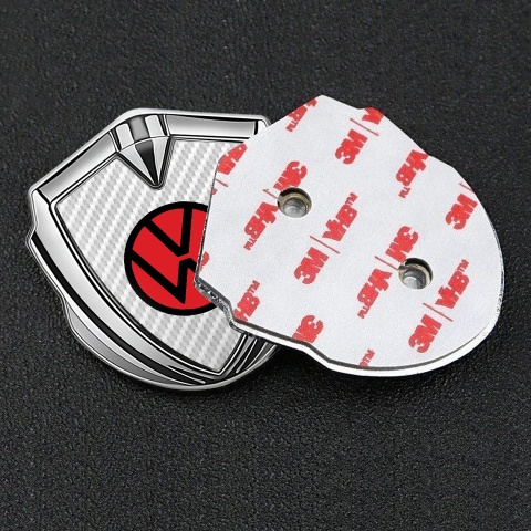 VW Emblem Logo Schriftzug Aufkleber mit Silbertonfarbe Weiss Carbon Basis Und Rot Logo