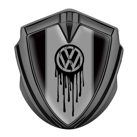 VW Abzeichen selbstklebend Graphit Tonfarbe mit Schwarz Fundaments und Tropfender Logo Effekt