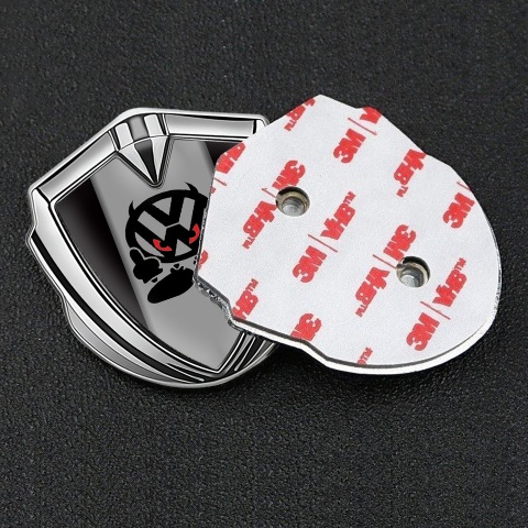 VW Emblem Abzeichen selbstklebend Silbertonfarbe mit Teufel logo Stil