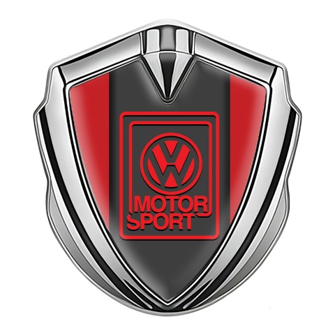 VW Emblem Abzeichen selbstklebend Silbertonfarbe mit Rot Hintergrund und Rot Logo Stil