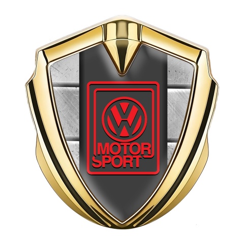 VW Emblem Abzeichen Goldtonfarbe mit Steinplatten Hintergrund Stil und Rot Motor Sport Logo