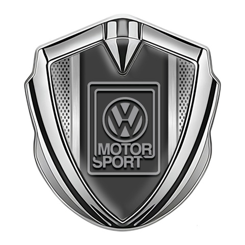 VW Emblem Abzeichen Silbertonfarbe mit Metallrahmen Fundaments Design und Grau Motorsport Logo