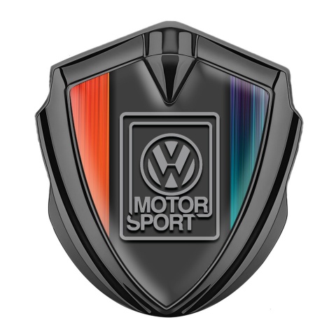 VW Abzeichen selbstklebend Graphit Tonfarbe mit Mehrfarbig Basis und Grau Logo Stil