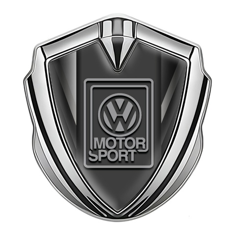 VW Abzeichen selbstklebend Silbertonfarbe mit Monochrome Panels und Grau Motorsport Logo