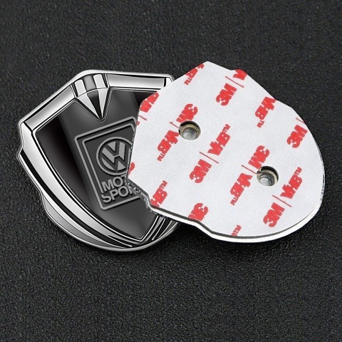 VW Seitenflugel Emblem Aufkleber Silbertonfarbe mit Schwarz Basis und Grau Motorsport Logo