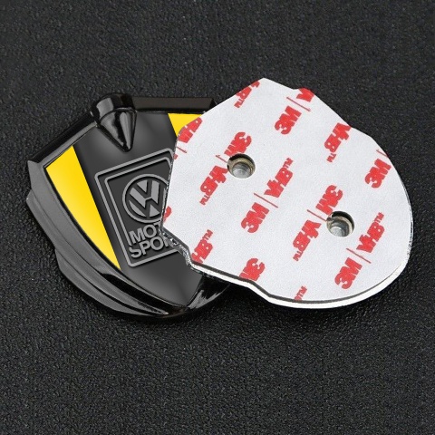 VW Emblem Abzeichen selbstklebend Graphit Tonfarbe mit Gelb Basis Stil Und Motorsport Logo