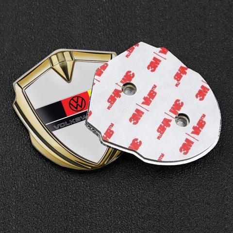 VW Emblem Aufkleber Autozubehor Goldtonfarbe mit Grau Basis und Deutschen Flagge Logo