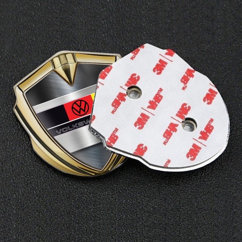 VW Abzeichen selbstklebend Goldtonfarbe mit Aluminium Basis design und Deutschen Flagge logo
