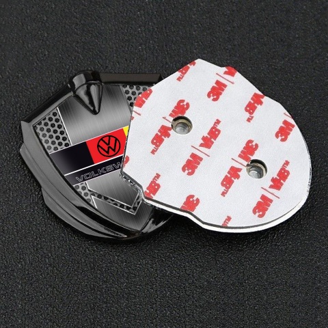 VW Emblem Abzeichen selbstklebend Graphit Tonfarbe mit Metallschild Basis und Deutschen Flagge logo