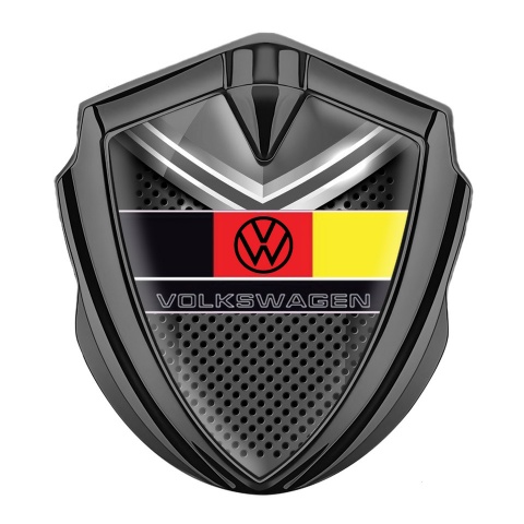 VW Emblem Abzeichen selbstklebend Graphit Tonfarbe mit Graue Metallplatte Fundaments und Deutsche Flagge Logo