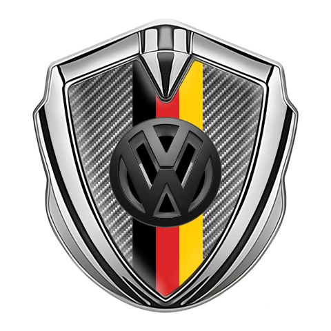 VW Emblem Aufkleber Autozubehor Silbertonfarbe mit Carbon Basis und 3D Logo Deutsche Trikolore