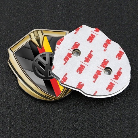 VW Seitenflugel Emblem Aufkleber Goldtonfarbe mit Graue Pfeile Basis Design und 3D Logo Deutsche Trikolore