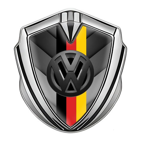 VW Seitenflugel Emblem Aufkleber Silbertonfarbe mit Graue Pfeile Basis Design und 3D Logo Deutsche Trikolore