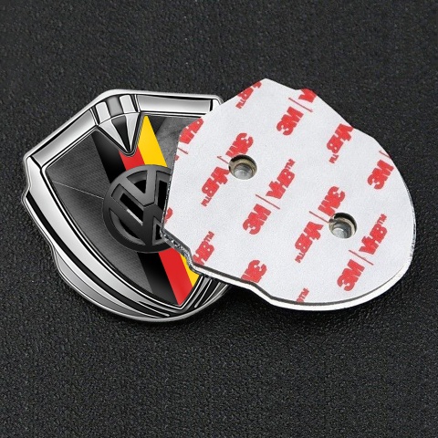 VW Emblem Abzeichen Silbertonfarbe mit Gemischte Oberflache Basis Design und 3D logo Deutsche Trikolore