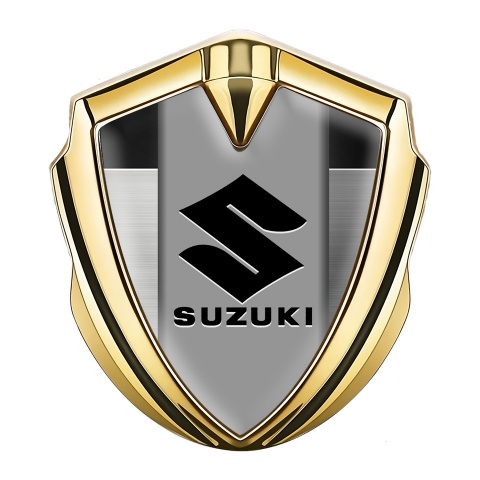 Suzuki Abzeichen selbstklebend Goldtonfarbe Geburstetes Metall Basis mit Schwarz Logo