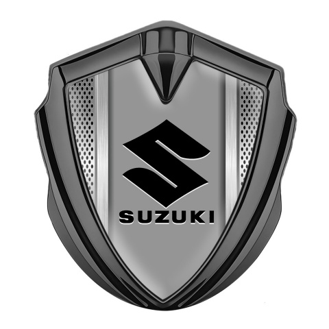 Suzuki Emblem Aufkleber Autozubehor  Graphit Tonfarbe Stahl Mesh Basis mit Schwarz Logo