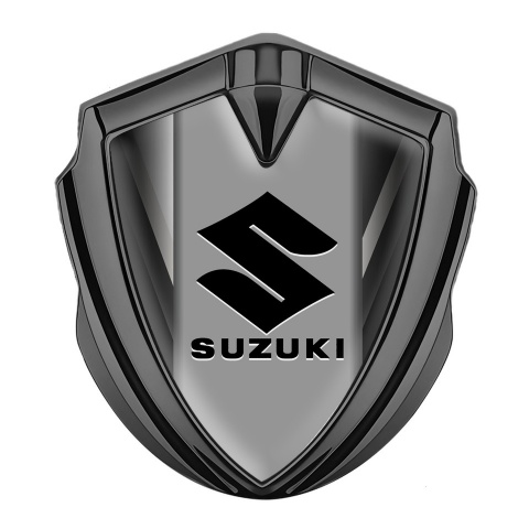 Suzuki Emblem Logo Schriftzug Aufkleber Graphit Tonfarbe Graue Striche Effekt mit Schwarz Logo