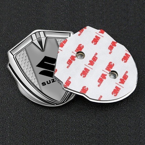 Suzuki Seitenflugel Emblem Aufkleber Silbertonfarbe Wabeneffekt version