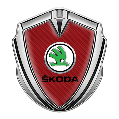Skoda Emblem Abzeichen Silbertonfarbe mit Rote Kohlenstoff und Grun Logo