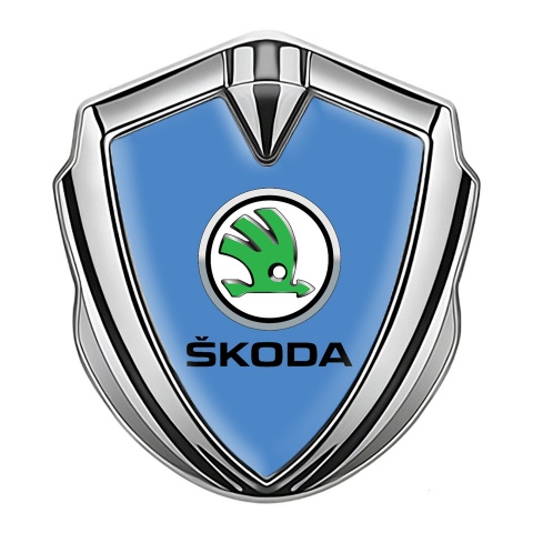 Skoda Emblem Auto Zeichen Silbertonfarbe mit Blau Basis und Grunes Metallic Logo