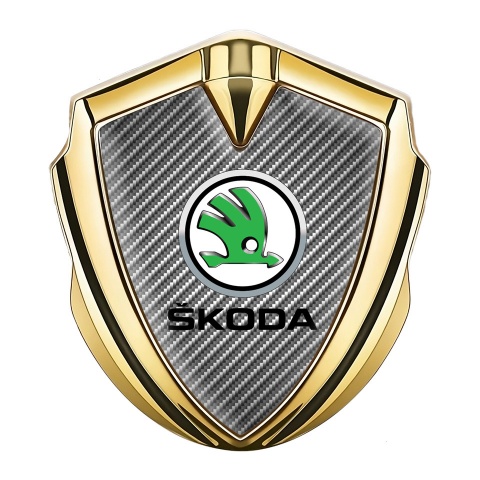 Skoda Emblem Aufkleber Autozubehor Goldtonfarbe mit Kohlenstoff Basis und Grunes Metallic Logo