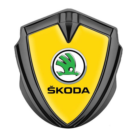 Skoda Selbstklebendes Metallaufkleber Emblem Graphit Tonfarbe mit Gelb Basis und Grunes Metallic Logo