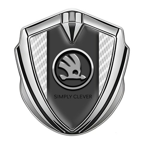 Skoda Emblem Logo Schriftzug Aufkleber Silbertonfarbe mit Weiss Carbon und Verchromt Logo
