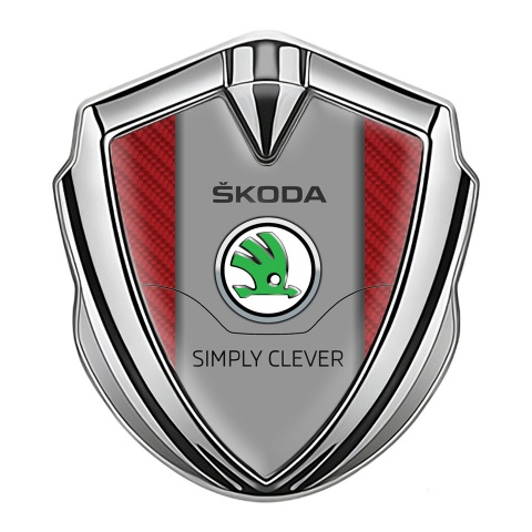Skoda Selbstklebendes Metallaufkleber Emblem Silbertonfarbe mit Rote Carbon und Klassisch Logo