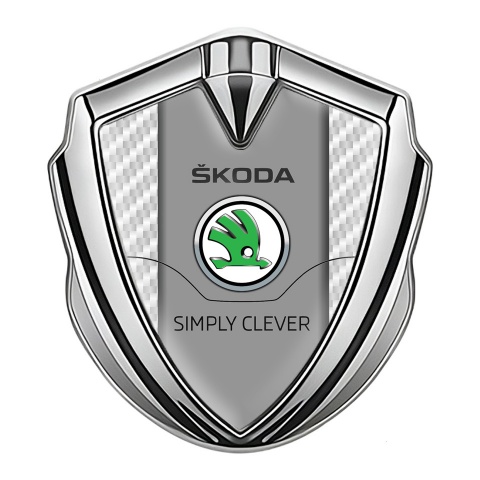 Skoda Emblem Abzeichen Silbertonfarbe mit Weiss Carbon und Klassisch Logo