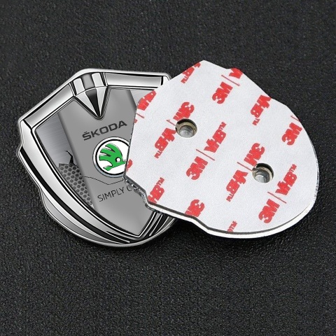 Skoda Selbstklebendes Metallaufkleber Emblem Silbertonfarbe mit Gebrochener Stahl Effekt