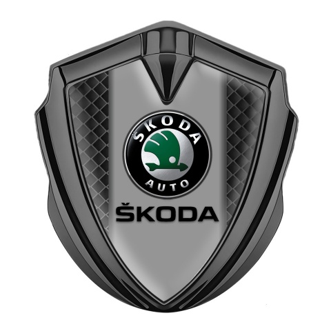 Skoda Seitenflugel Emblem Aufkleber Graphit Tonfarbe mit Schwarzes Gitter Basis Effekt