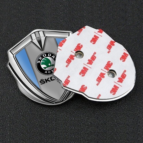 Skoda Emblem Aufkleber Autozubehor Silbertonfarbe mit Blau Fundament und Grau Logo Panel